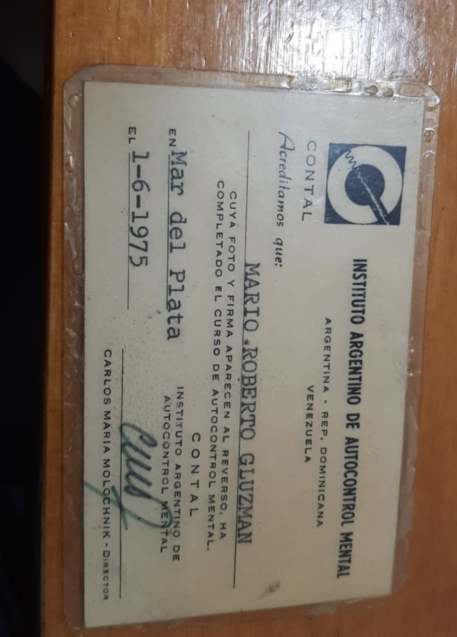 Frente de la credencial de Mario Roberto Gluzman para el Método CONTAL, emitida en Mar del Plata el 1 de junio de 1975
